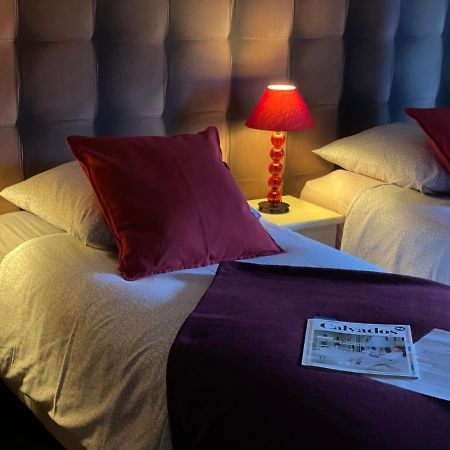 Les 3 Rois By Yy Hotel Villers-Bocage  Kültér fotó
