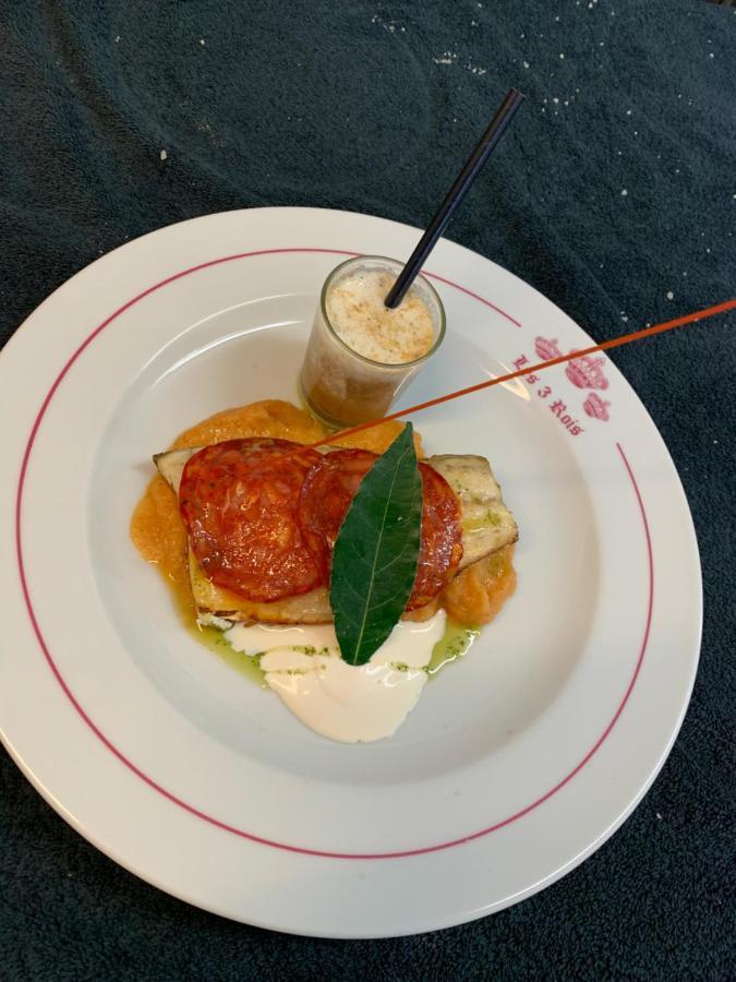 Les 3 Rois By Yy Hotel Villers-Bocage  Kültér fotó