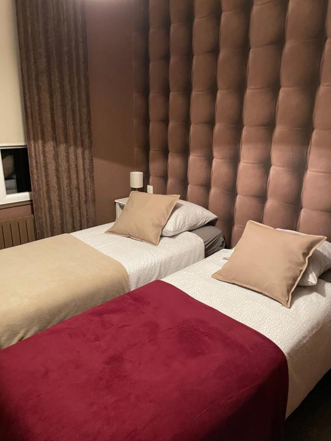 Les 3 Rois By Yy Hotel Villers-Bocage  Kültér fotó