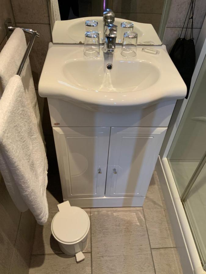 Les 3 Rois By Yy Hotel Villers-Bocage  Kültér fotó